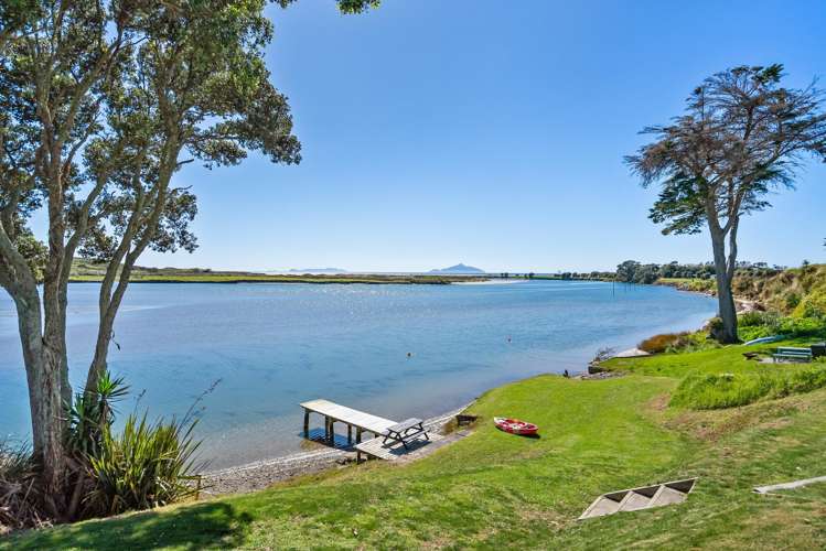 281 Cove Road Waipu_24
