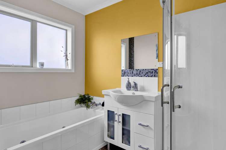 14 Culzean Grove Bell Block_16