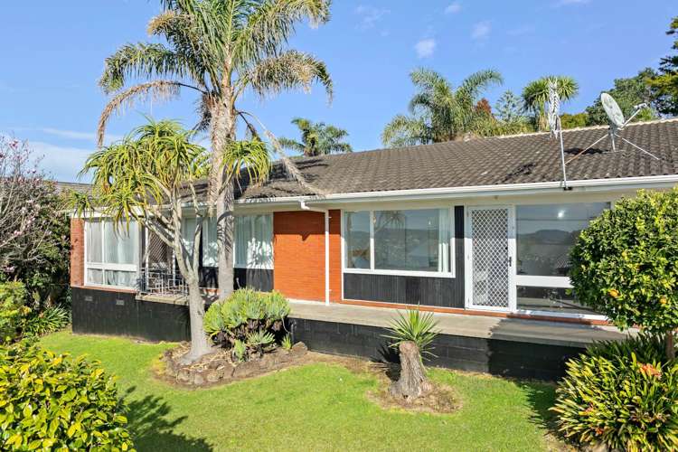 1B De Val Drive Titirangi_1