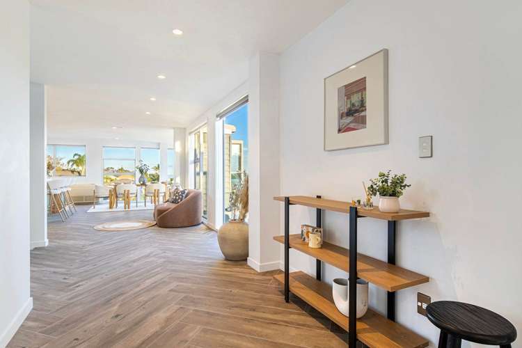 129A Beach Road Castor Bay_12