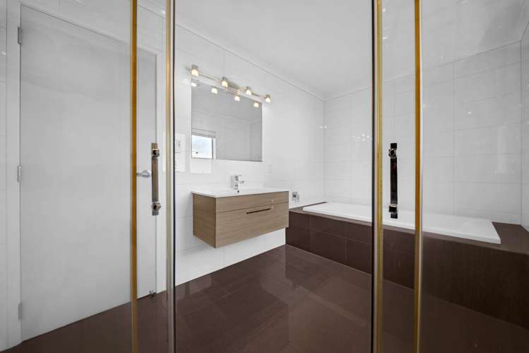 24 Aviano Close Flat Bush_19
