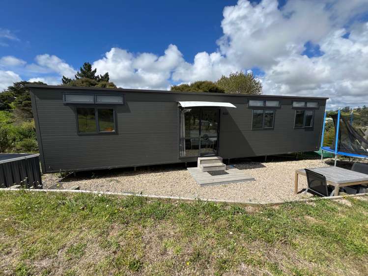 10 Te Toki Way Raglan_0