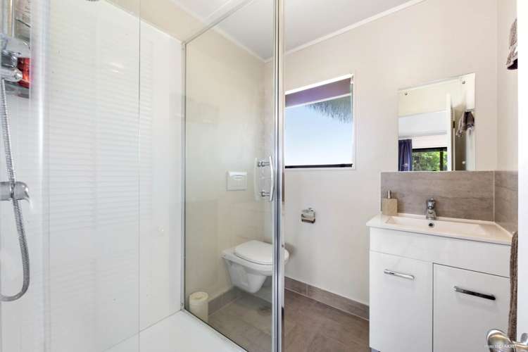 2/499 Beach Road Murrays Bay_15