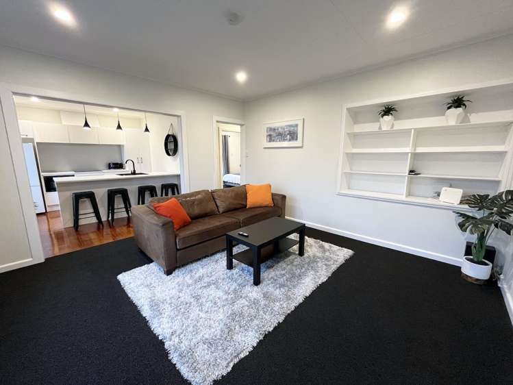 53 Handyside Street Tawa_4