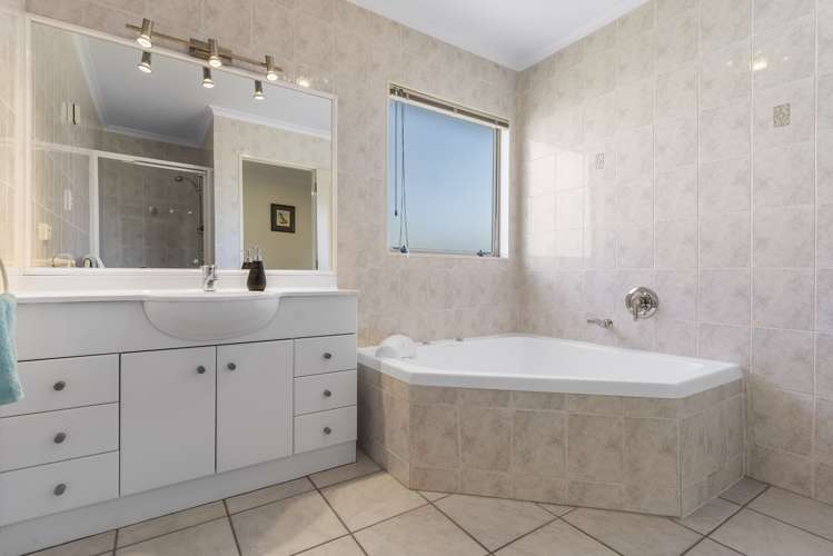 2 Hogarth Rise West Harbour_16