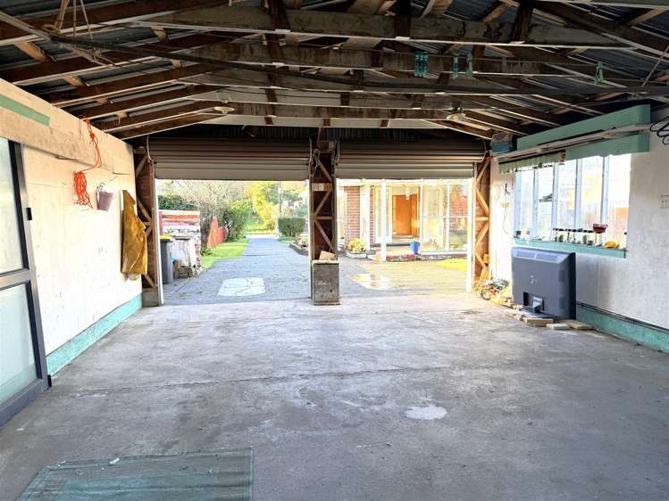7 Gilbert Road Paroa_23