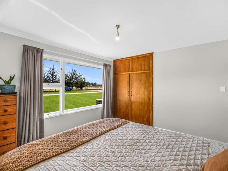 5 Eastwick Lane Eyrewell_18