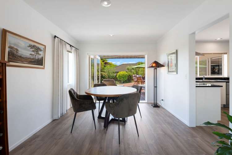 8 Newbliss Crescent East Tamaki Heights_13