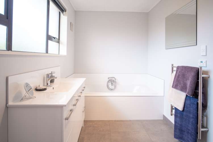 302 Kingsbury Avenue Rangiora_12