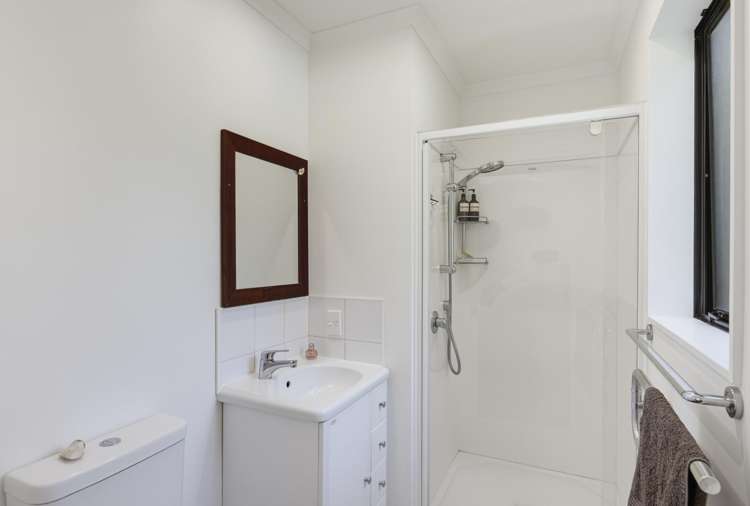 10 Sams Way Raumati South_21