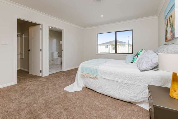 16 Castlebane Drive Flat Bush_25