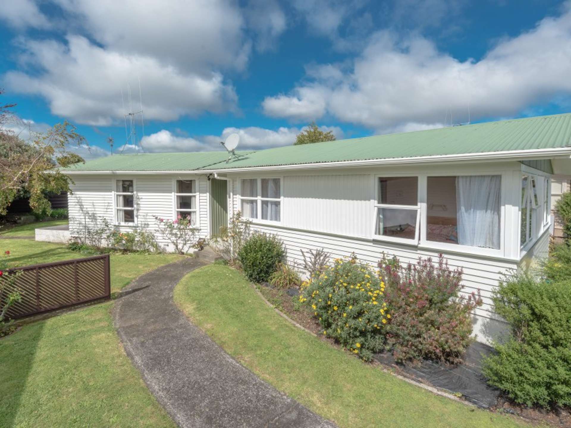 6 Clematis Avenue Pukete_0