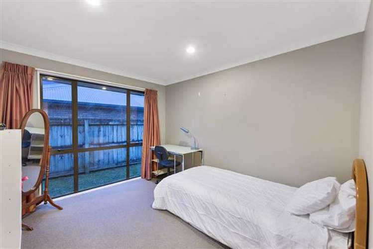 8 Somerton Drive Huntington_12