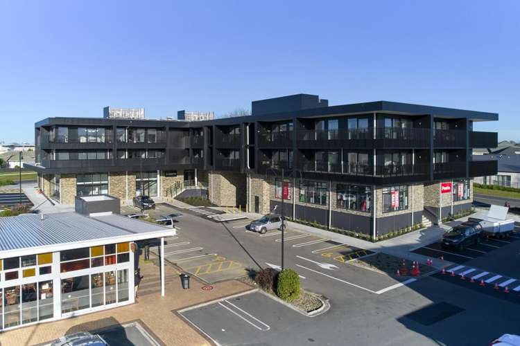 Unit 5 Corner Campbell and Burns Street_0