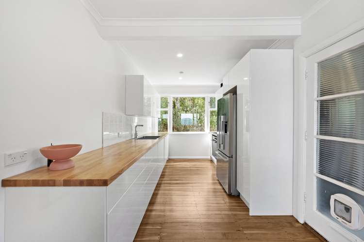 41 Waitohu Road York Bay_10