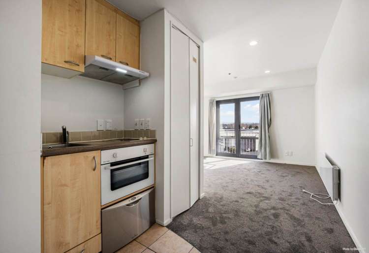 4D/10 Crown Lynn Place New Lynn_3