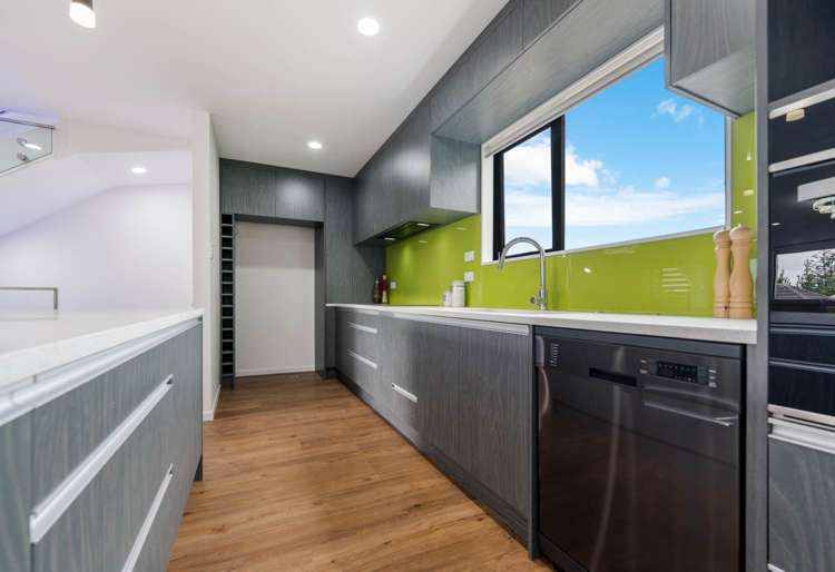 2/127 Stoddard Road Mt Roskill_4