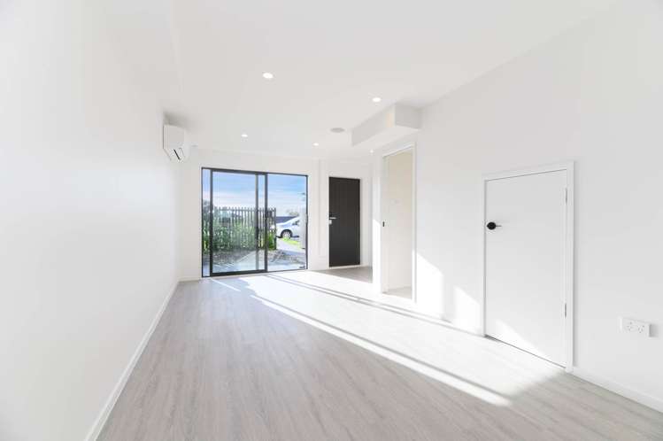 2/52 Rua Road Glen Eden_5