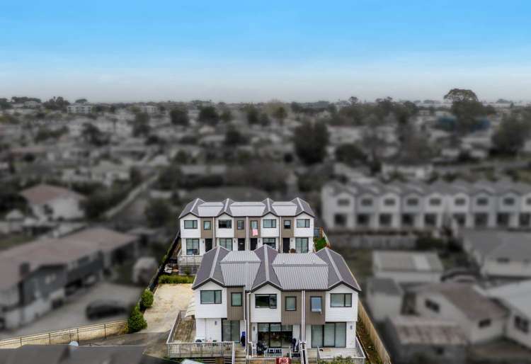 1/15 Rush Place Mangere East_12