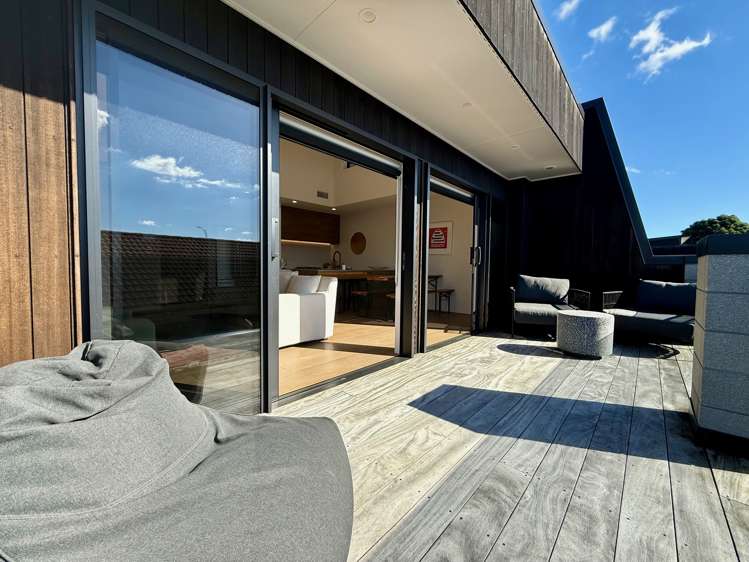 11/12 Stewart Street Raglan_17