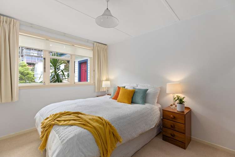19 Robertson Street Owhiro Bay_10