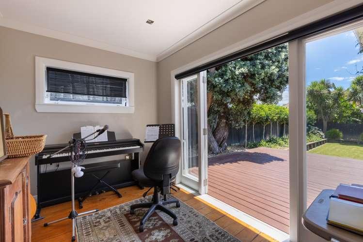 57 Seaview Road Otumoetai_11