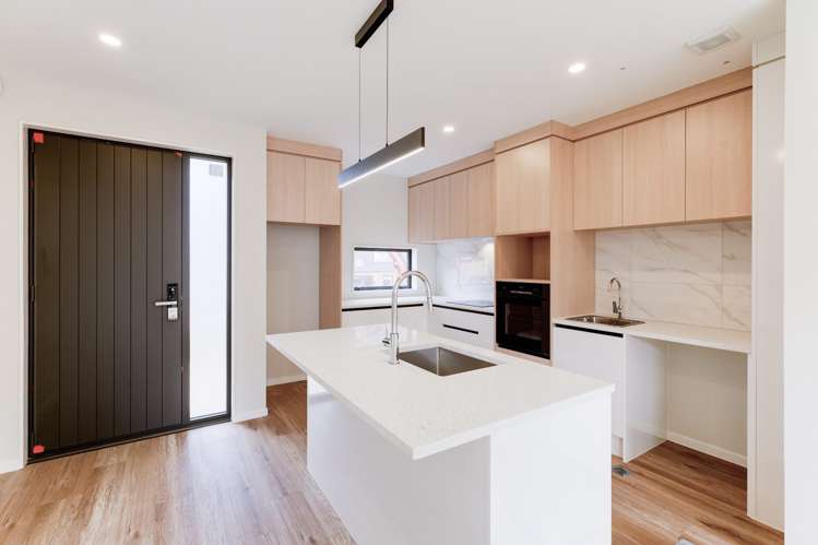 16F Roseman Avenue_2