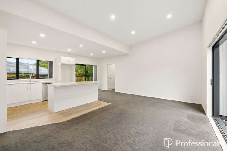 15A Burden Avenue Wainuiomata_7