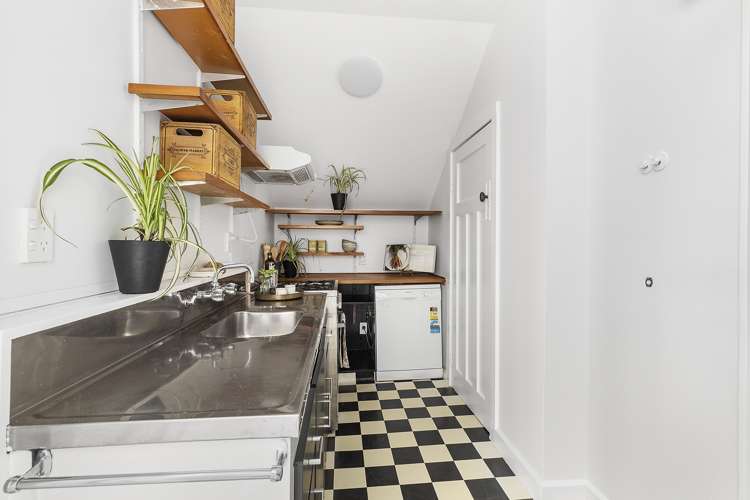 15 Charlotte Avenue Brooklyn_9