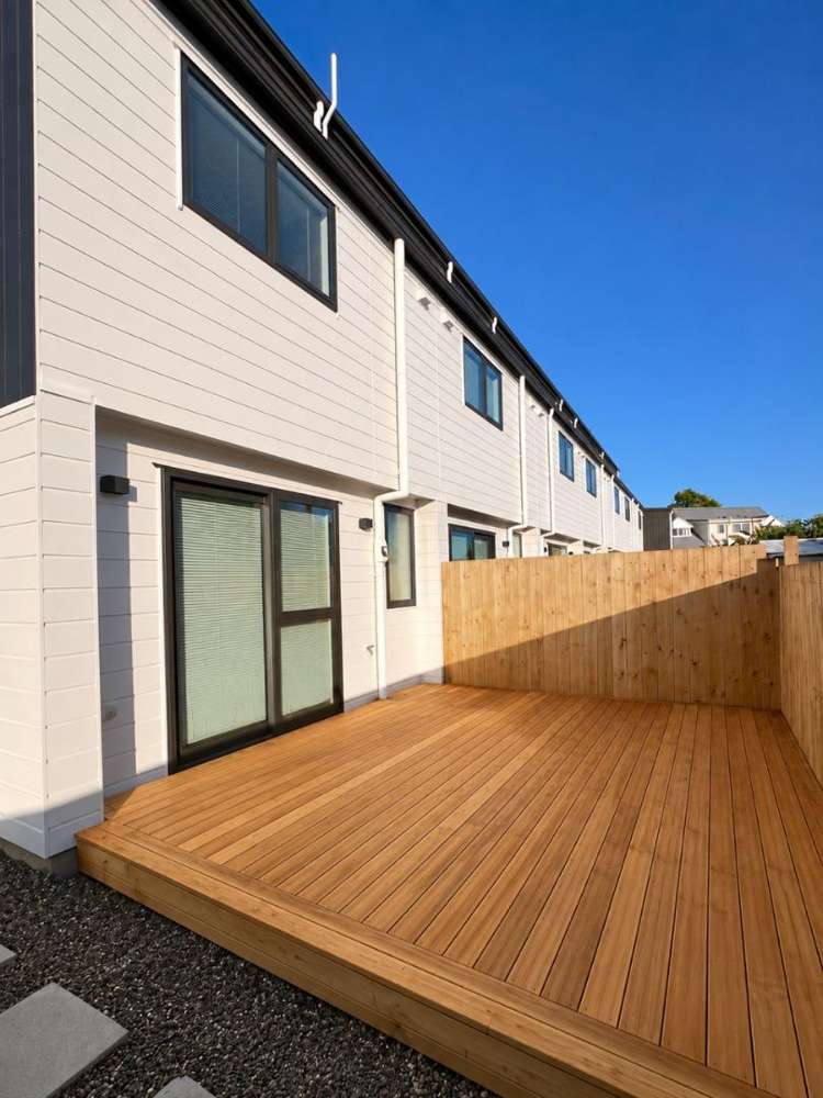 1/36 Longburn Road Henderson_6