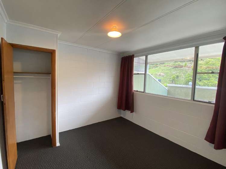 2/3 Angle Street 10728_8