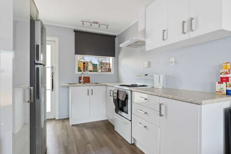 38A & 38B Anthony Crescent Bader_22