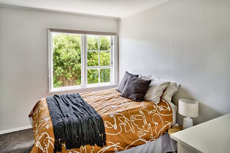 2 Parklands Drive Karori_13