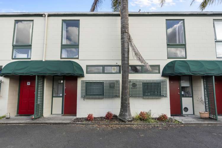 1 Coates Street Hamilton East_17