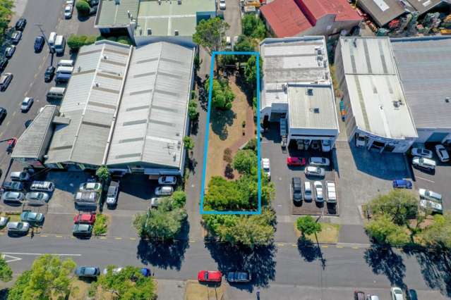 Rare Find - 519m&sup2; Industrial Land in Penrose
