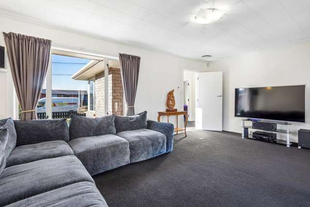 12 Wimborne Crescent Aranui_4