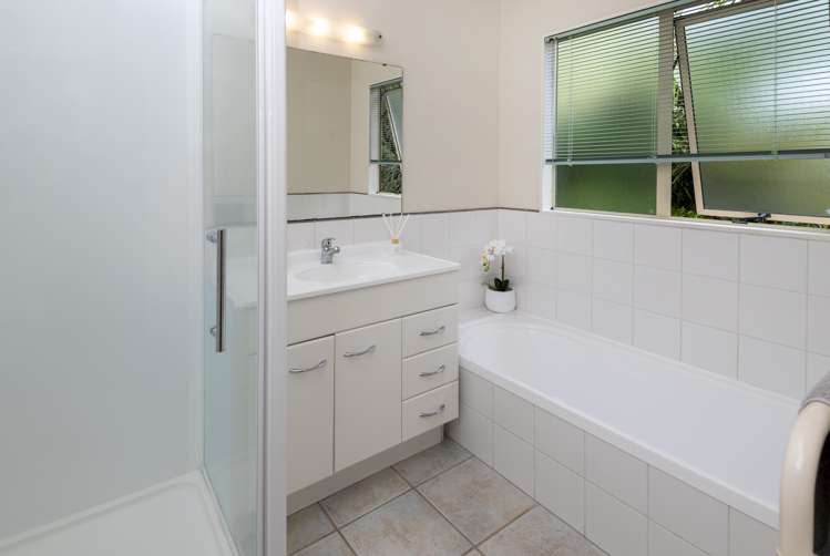 1/13a Sandspit Road Cockle Bay_16