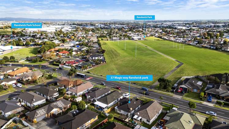 37 Magic Way Randwick Park_19