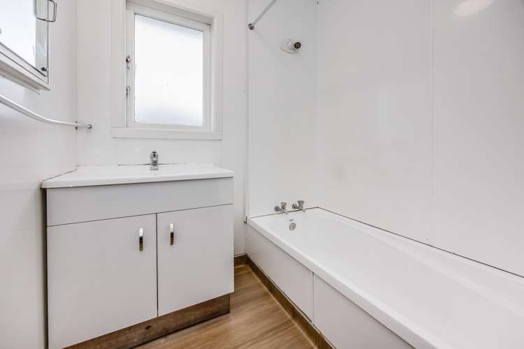 33 Rollerson Street Papakura_11