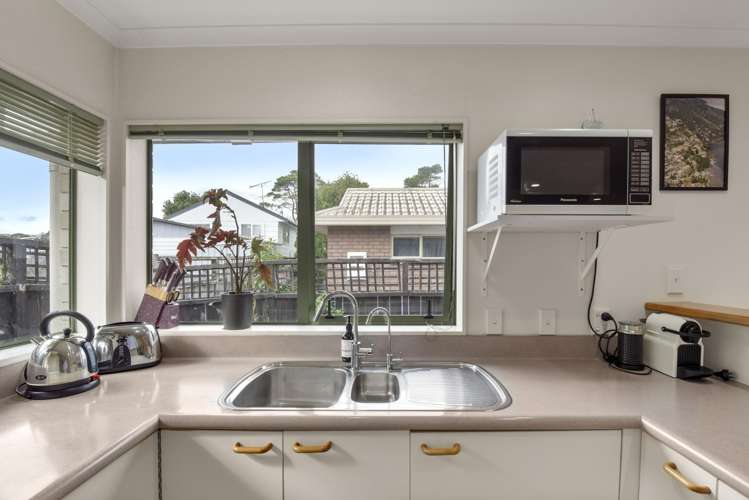 1/919 Whangaparaoa Road Manly_8