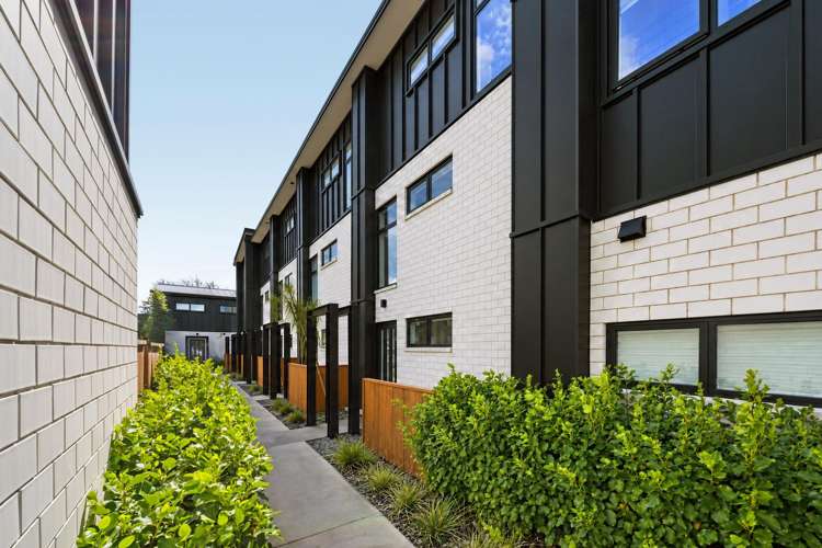 10/131 Merivale Lane_3