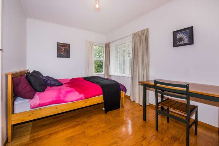 24 Crocombe Crescent Beach Haven_13