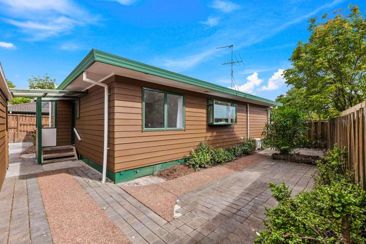 82 Kamara Road Glen Eden_23