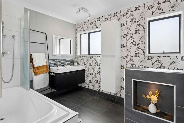 10 Photinia Place Botany Downs_15