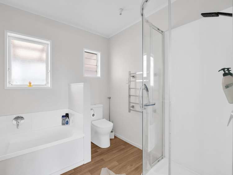 18a Sylvan Crescent Te Atatu South_11