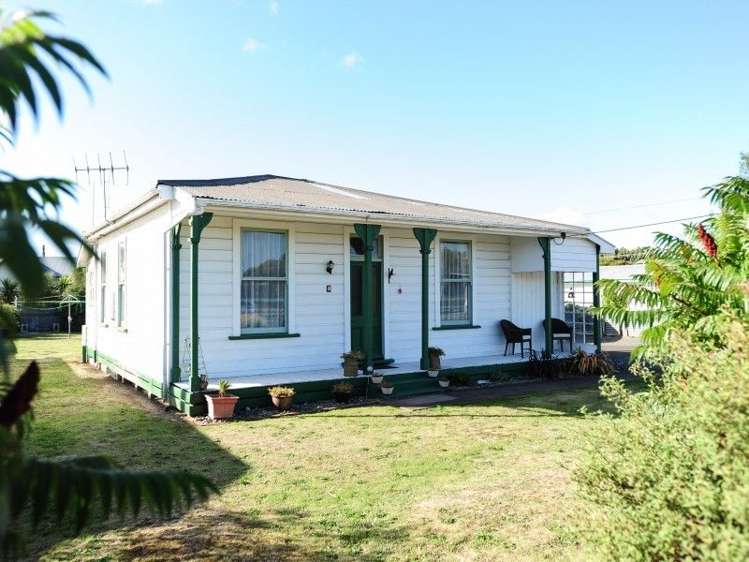 8 Russell Street Otane_13