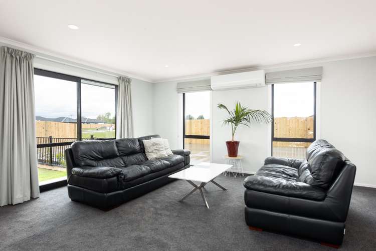 11 Harvard Road Burleigh_8