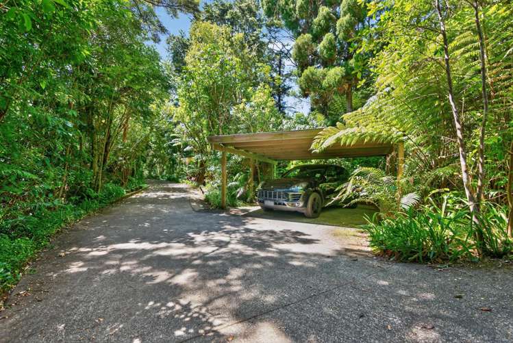 8 Tiniroa Grove Silverstream_27