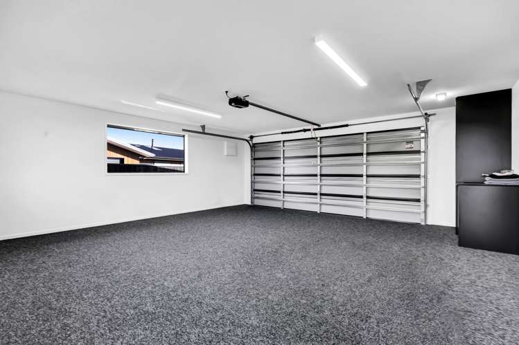 6 Oliver O'Leary Way Westown_25