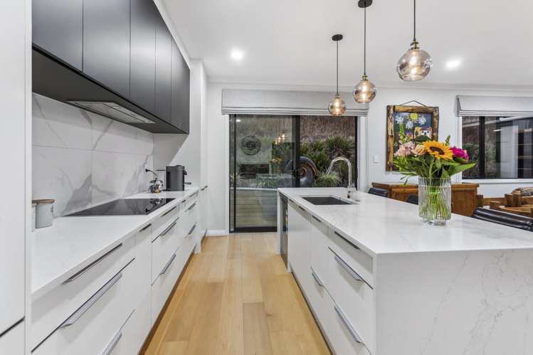 10 Tawatawa Street Long Bay_8